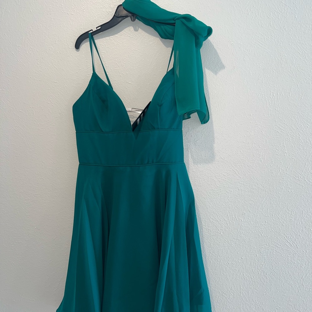 LUCCI LU Emerald  green formal/prom mini dress
PTP 17, waist 15 Length 34 - Picture 3 of 4